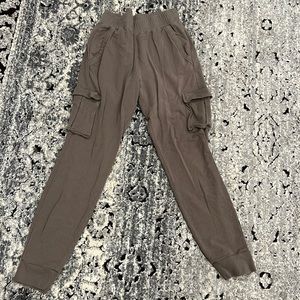 Alo Yoga Cargo pants